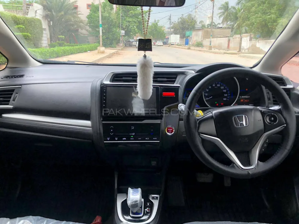Honda Fit 2017 for Sale in Karachi Image-1