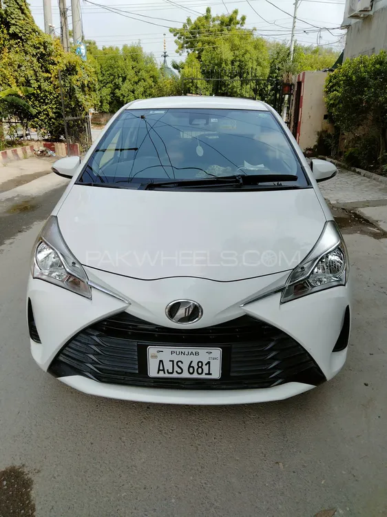 Toyota Vitz 2018 for Sale in Lahore Image-1
