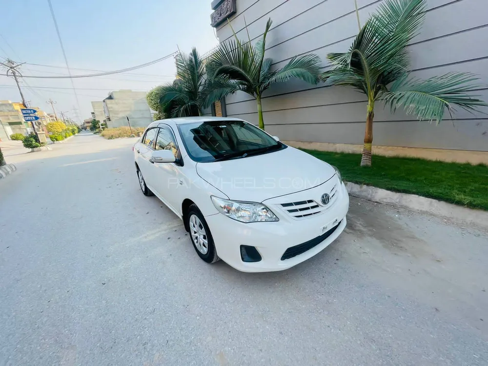 Toyota Corolla 2011 for Sale in Peshawar Image-1