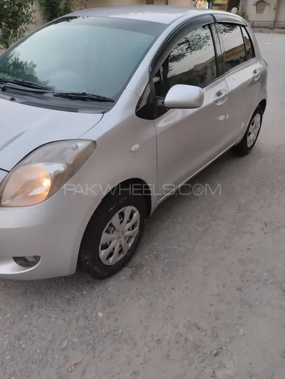 Toyota Vitz 2005 for Sale in Peshawar Image-1