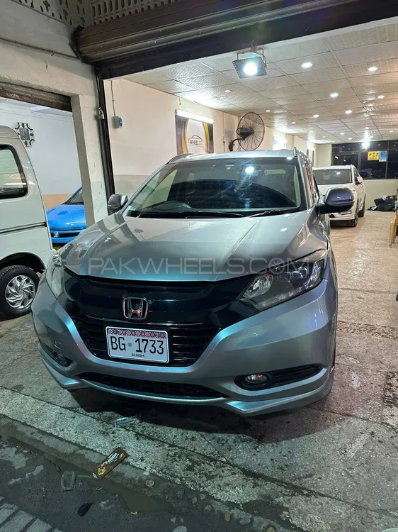Honda Vezel 2014 for Sale in Karachi Image-1