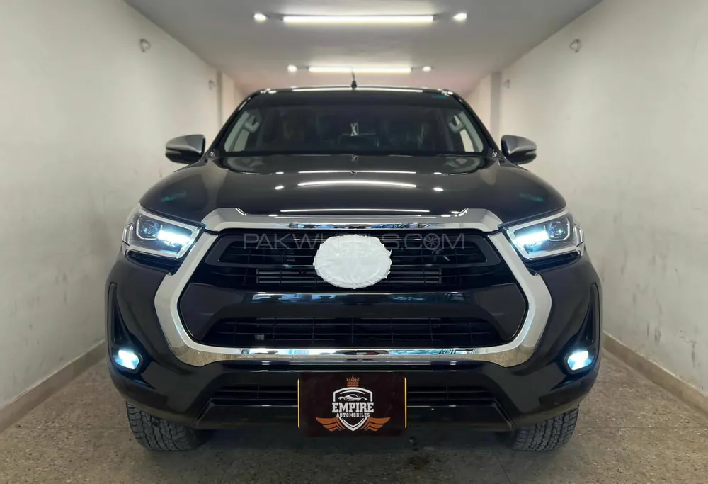 Toyota Hilux 2023 for Sale in Karachi Image-1