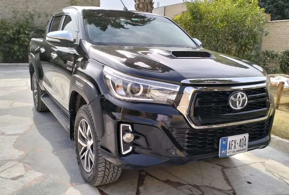 Toyota Hilux 2017 for Sale in Peshawar Image-1