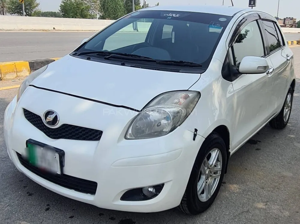 Toyota Vitz 2010 for Sale in Peshawar Image-1