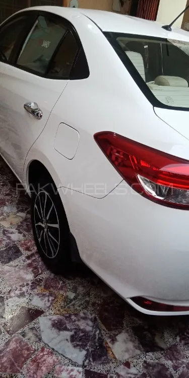 Toyota Yaris Sedan 2020 for Sale in Lahore Image-1