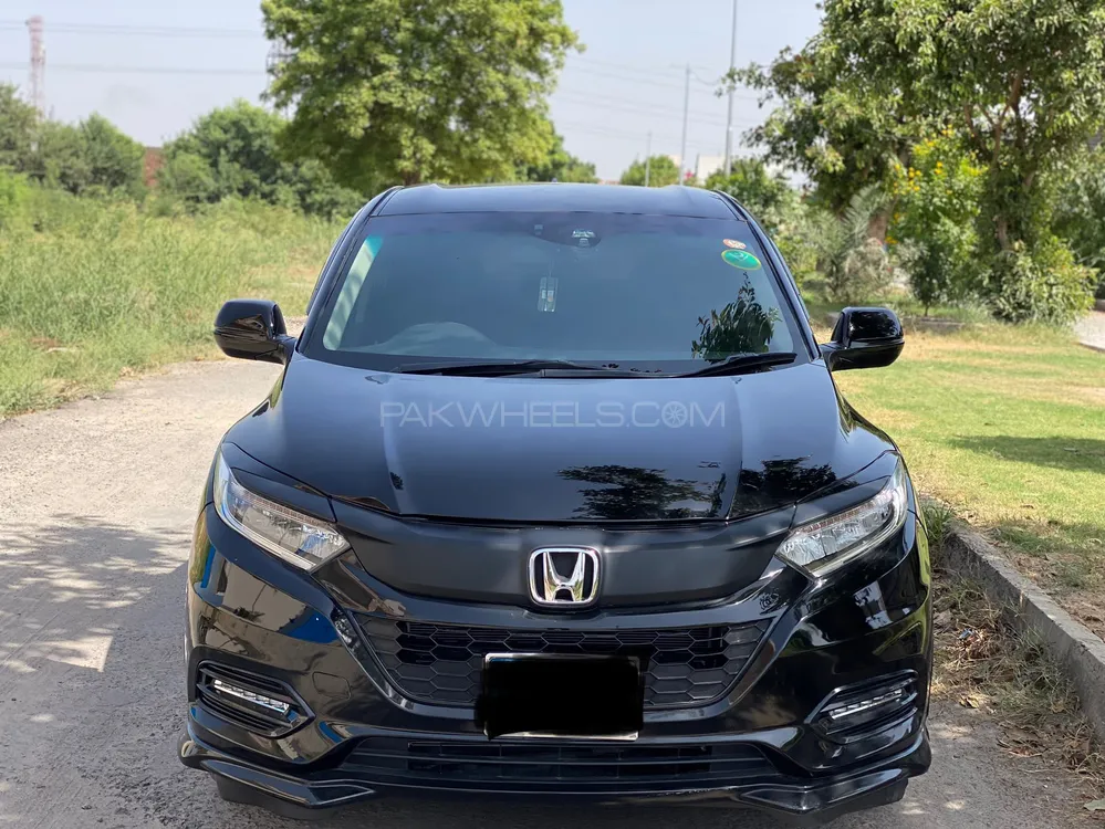 Honda Vezel 2017 for Sale in Faisalabad Image-1