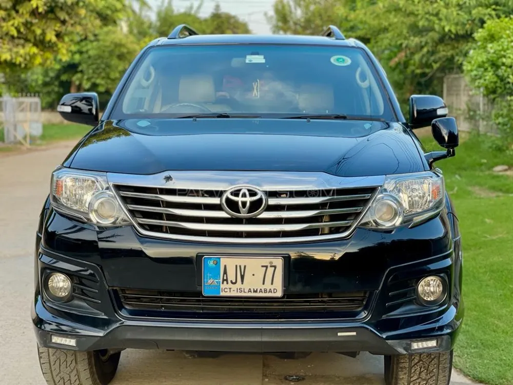 Toyota Fortuner 2016 for Sale in Islamabad Image-1