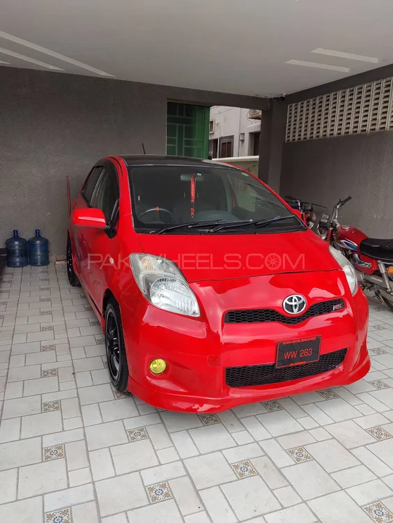 Toyota Vitz 2006 for Sale in Lahore Image-1