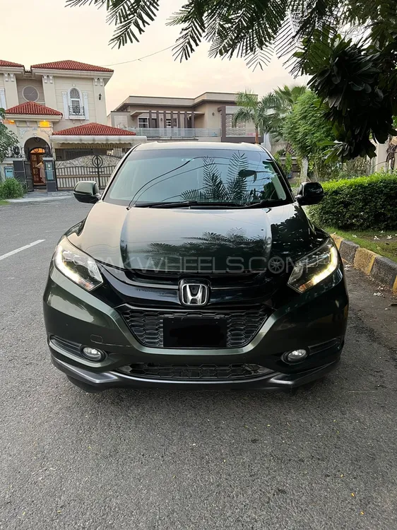 Honda Vezel 2015 for Sale in Lahore Image-1