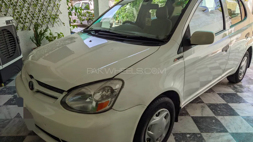 Toyota Platz 2004 for Sale in Islamabad Image-1