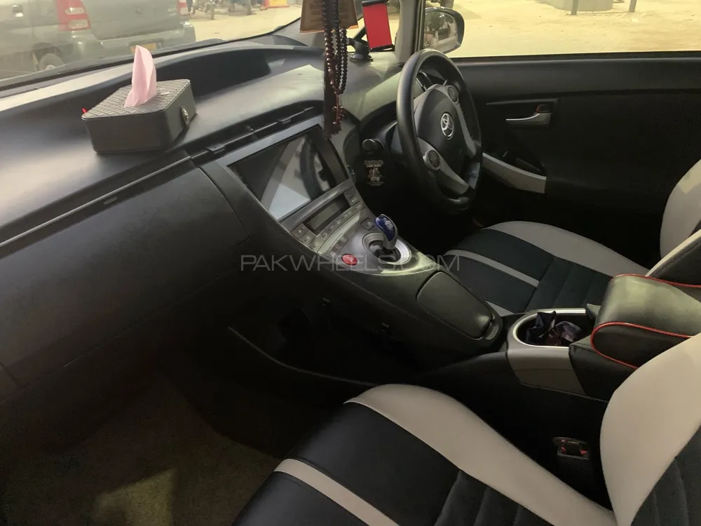 Toyota Prius 2014 for Sale in Karachi Image-1