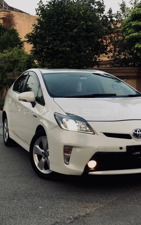 Toyota Prius 2015 for Sale in Faisalabad Image-1