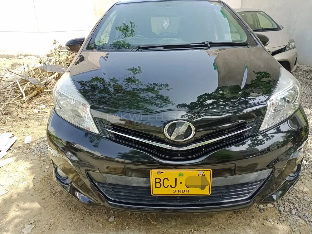 Toyota Vitz 2011 for Sale in Karachi Image-1