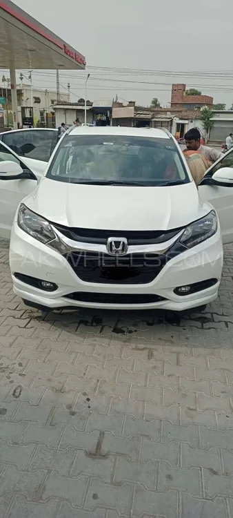 Honda Vezel 2015 for Sale in Peshawar Image-1