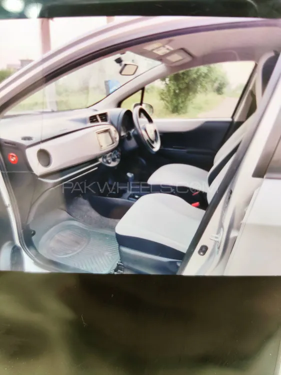 Toyota Vitz 2013 for Sale in Mandi bahauddin Image-1