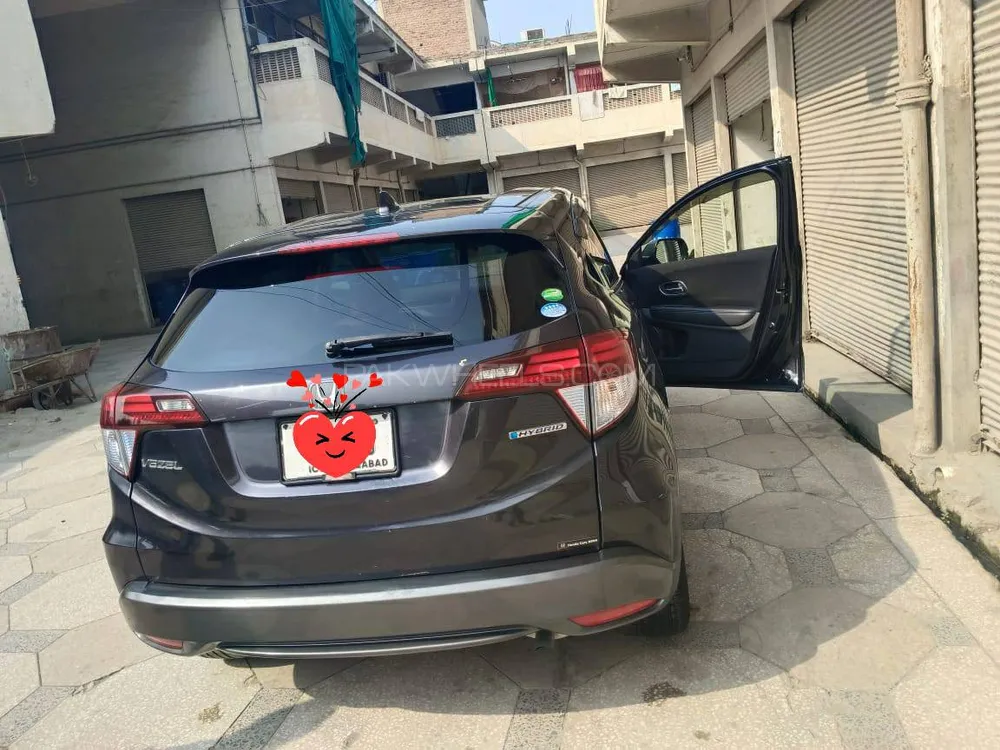 Honda Vezel 2014 for Sale in Peshawar Image-1