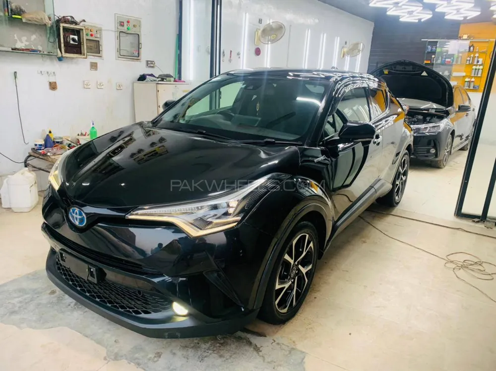 Toyota C-HR 2017 for Sale in Islamabad Image-1