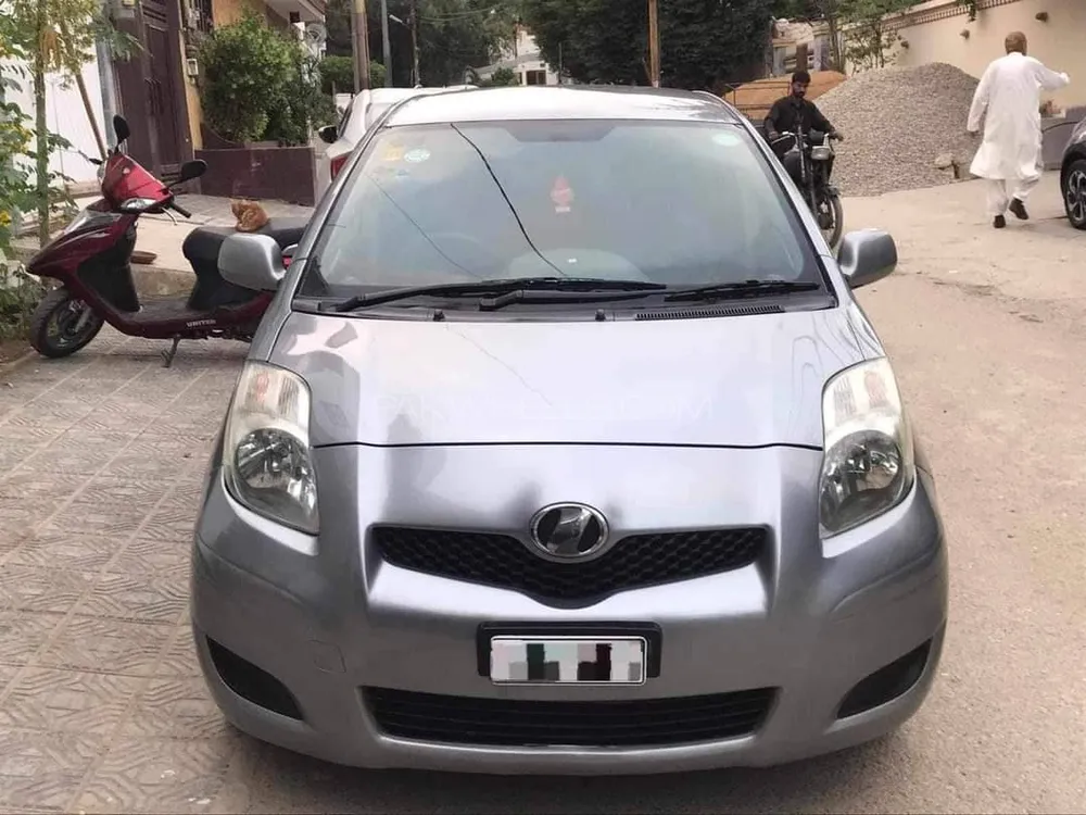 Toyota Vitz 2007 for Sale in Karachi Image-1
