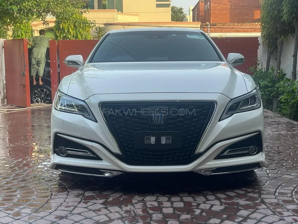 Toyota Crown 2018 for Sale in Lahore Image-1