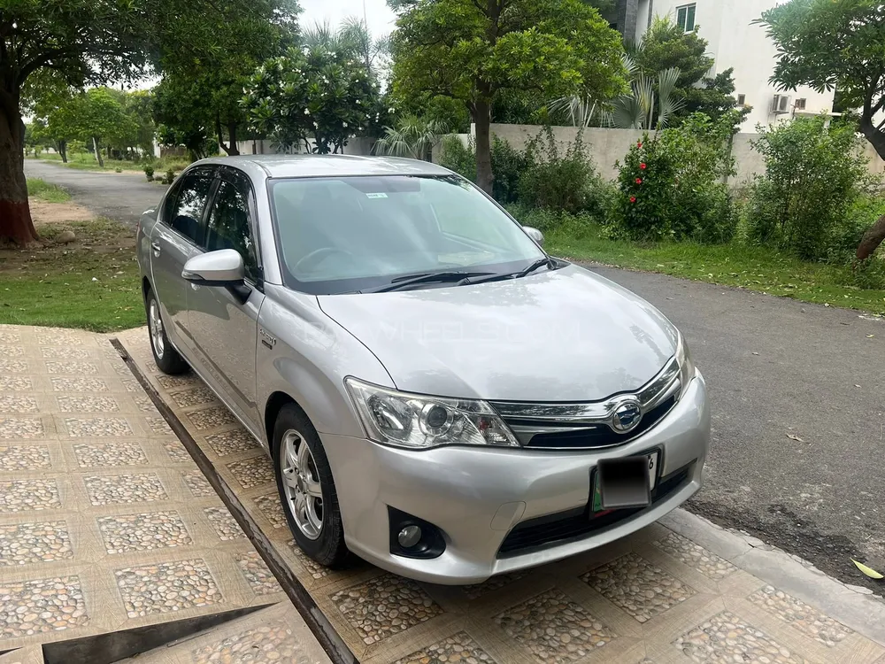 Toyota Corolla Axio 2014 for Sale in Lahore Image-1