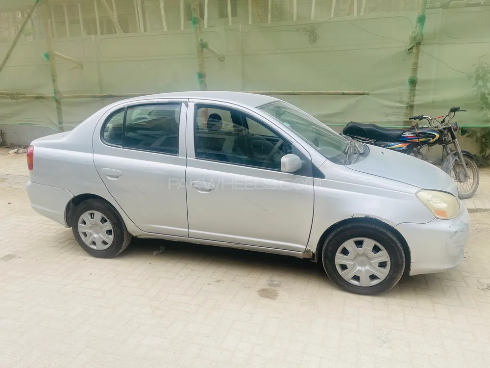 Toyota Platz 2003 for Sale in Karachi Image-1
