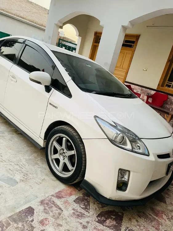 Toyota Prius 2009 for Sale in Peshawar Image-1