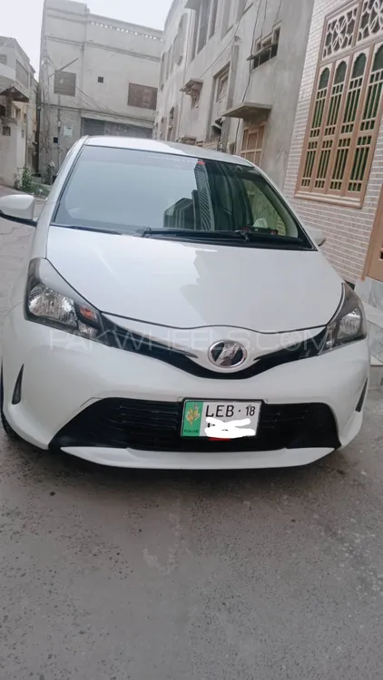Toyota Vitz 2014 for Sale in Jhang Image-1