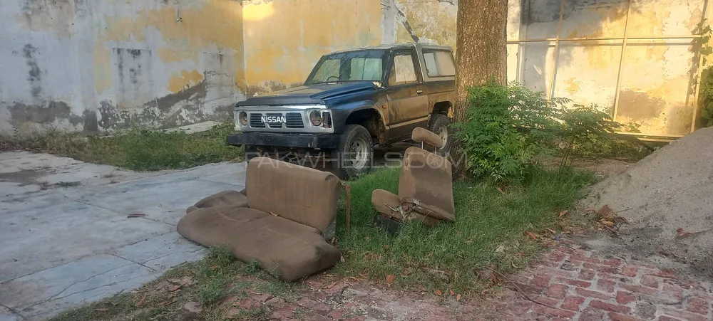 Nissan Patrol 1982 for Sale in Mardan Image-1