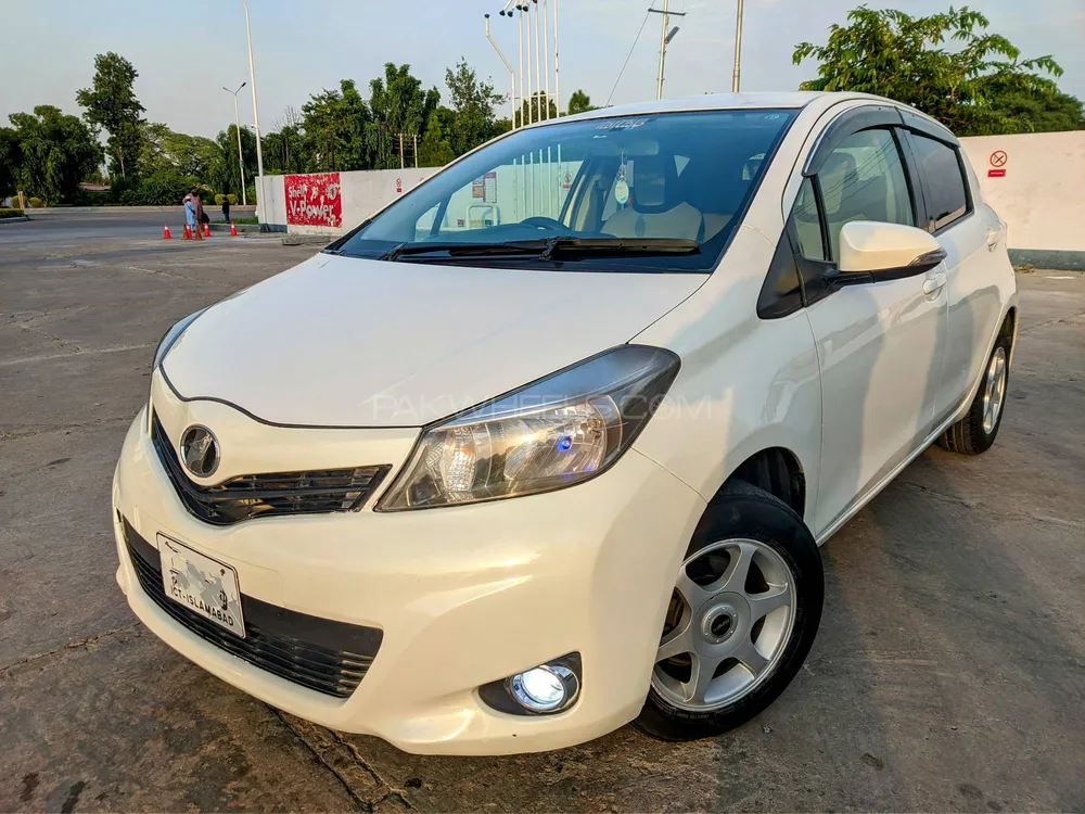 Toyota Vitz 2011 for Sale in Wah cantt Image-1
