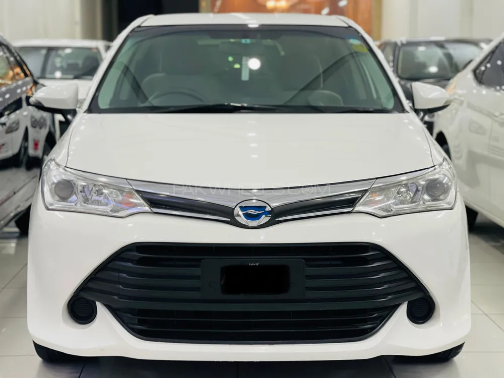 Toyota Corolla Axio 2016 for Sale in Islamabad Image-1