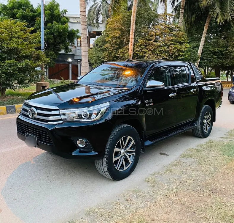 Toyota Hilux 2018 for Sale in Karachi Image-1