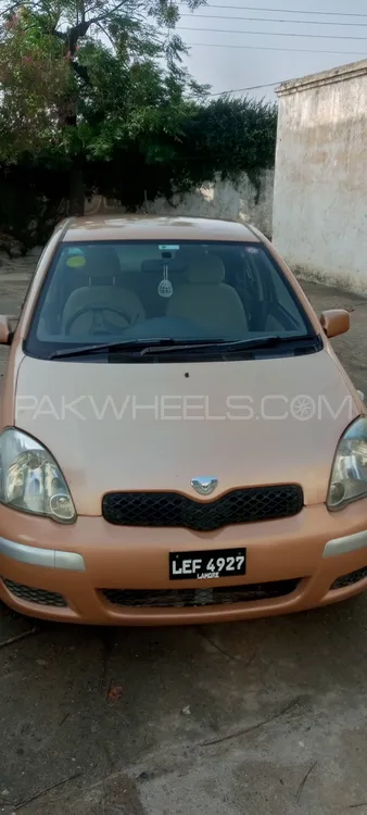 Toyota Vitz 2004 for Sale in Mardan Image-1