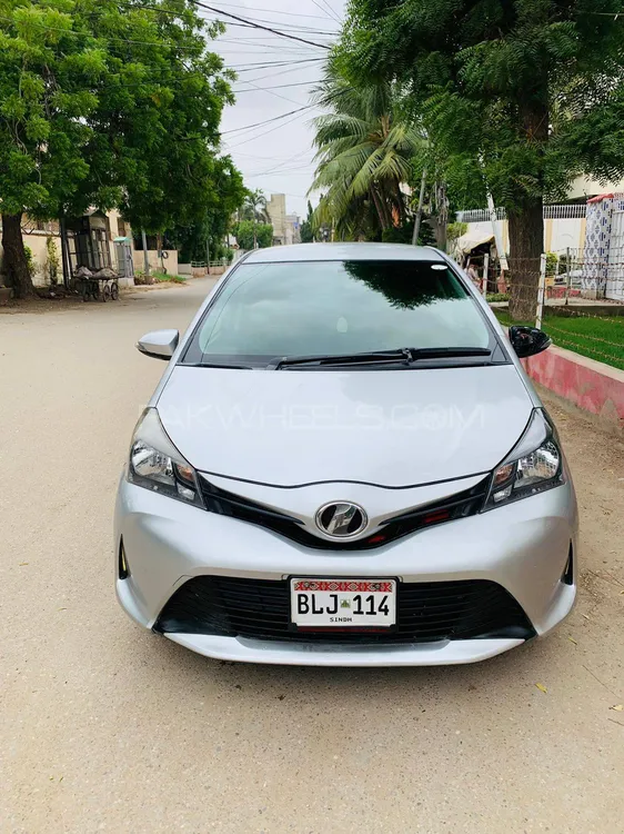 Toyota Vitz 2014 for Sale in Karachi Image-1