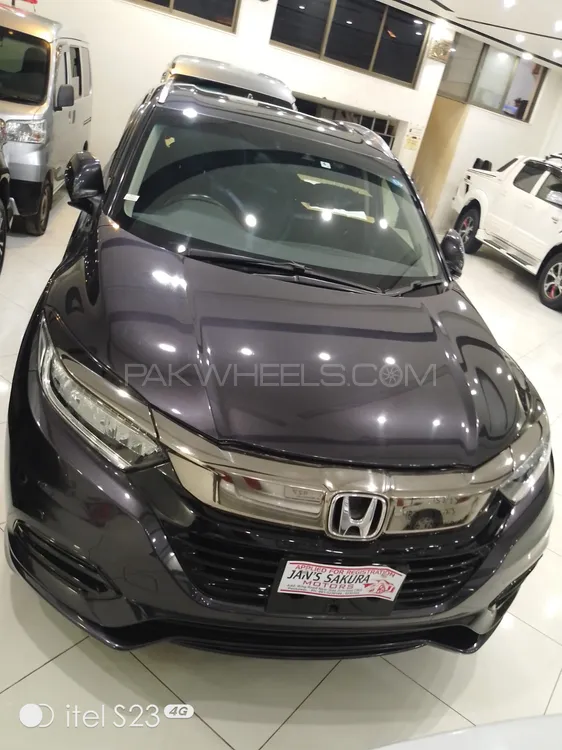 Honda Vezel 2018 for Sale in Peshawar Image-1