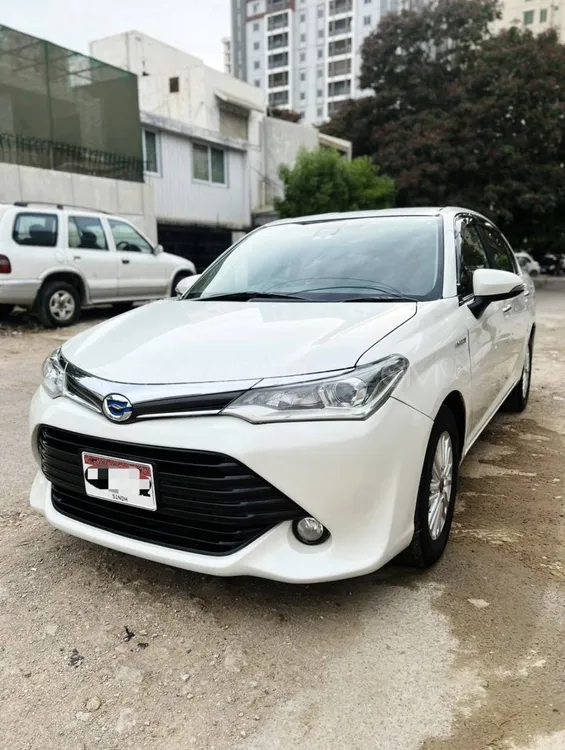 Toyota Corolla Axio 2016 for Sale in Karachi Image-1