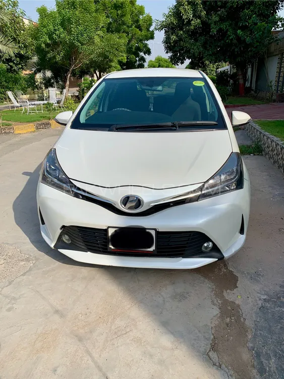 Toyota Vitz 2015 for Sale in Faisalabad Image-1