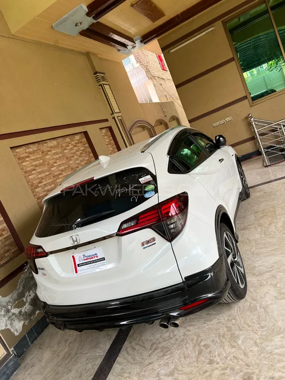 Honda Vezel 2018 for Sale in Peshawar Image-1