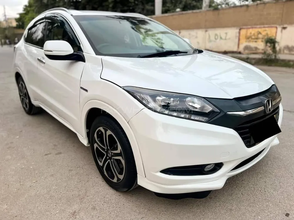 Honda Vezel 2015 for Sale in Karachi Image-1