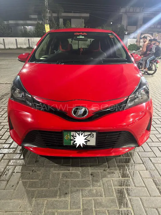 Toyota Vitz 2014 for Sale in Sialkot Image-1