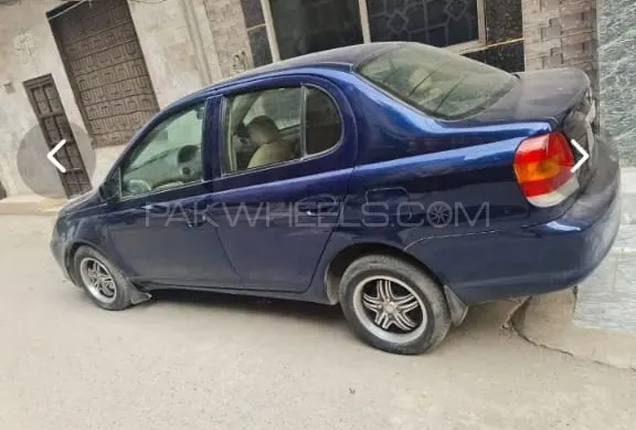 Toyota Platz 2004 for Sale in Peshawar Image-1