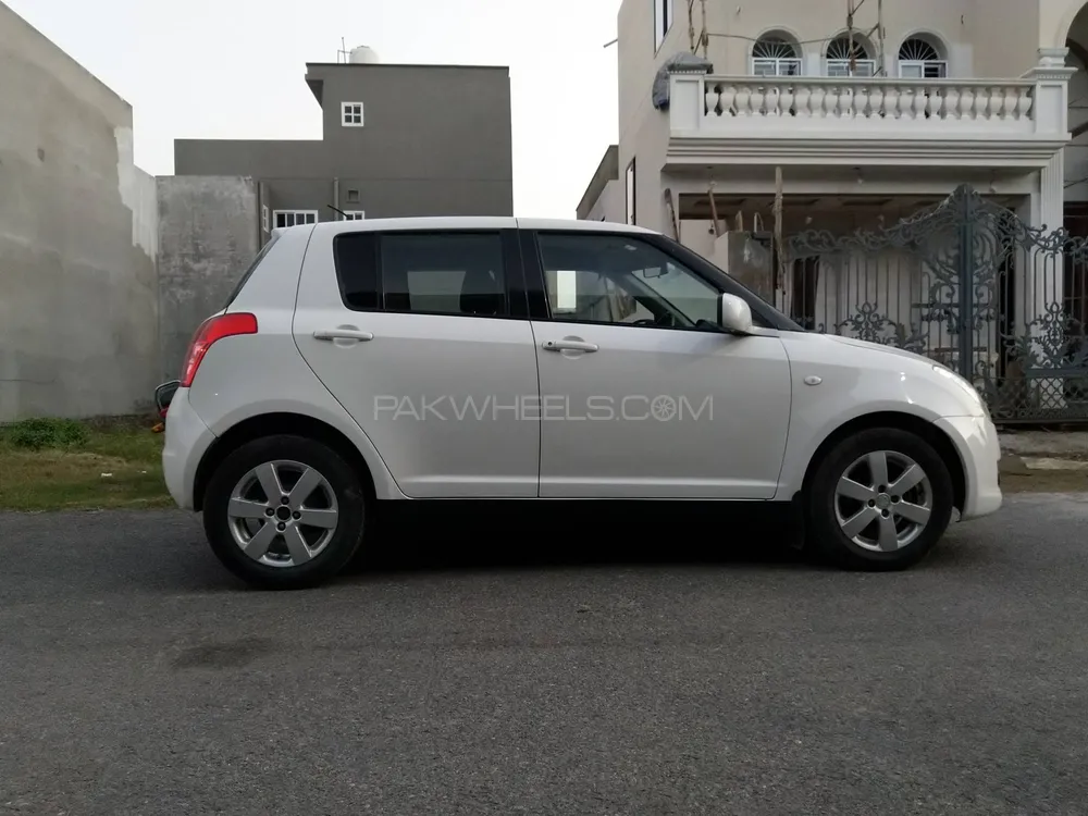 Suzuki Swift 2015 for Sale in Gujranwala Image-1