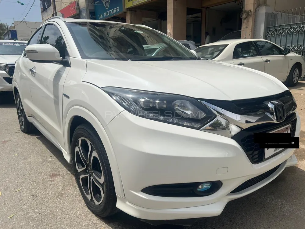 Honda Vezel 2015 for Sale in Karachi Image-1