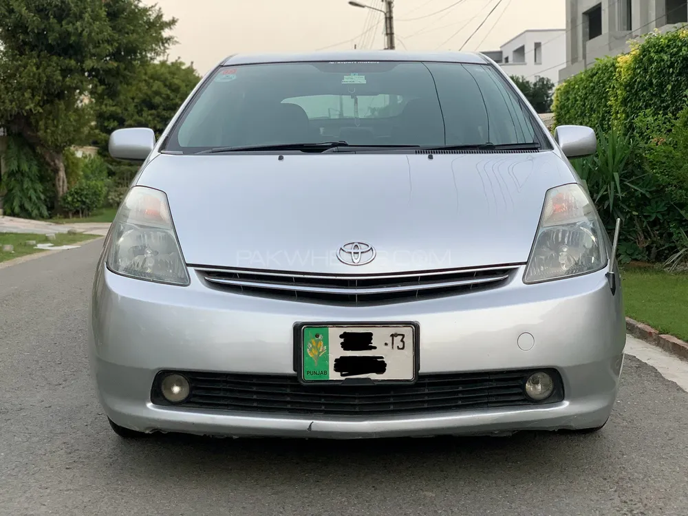 Toyota Prius 2007 for Sale in Lahore Image-1