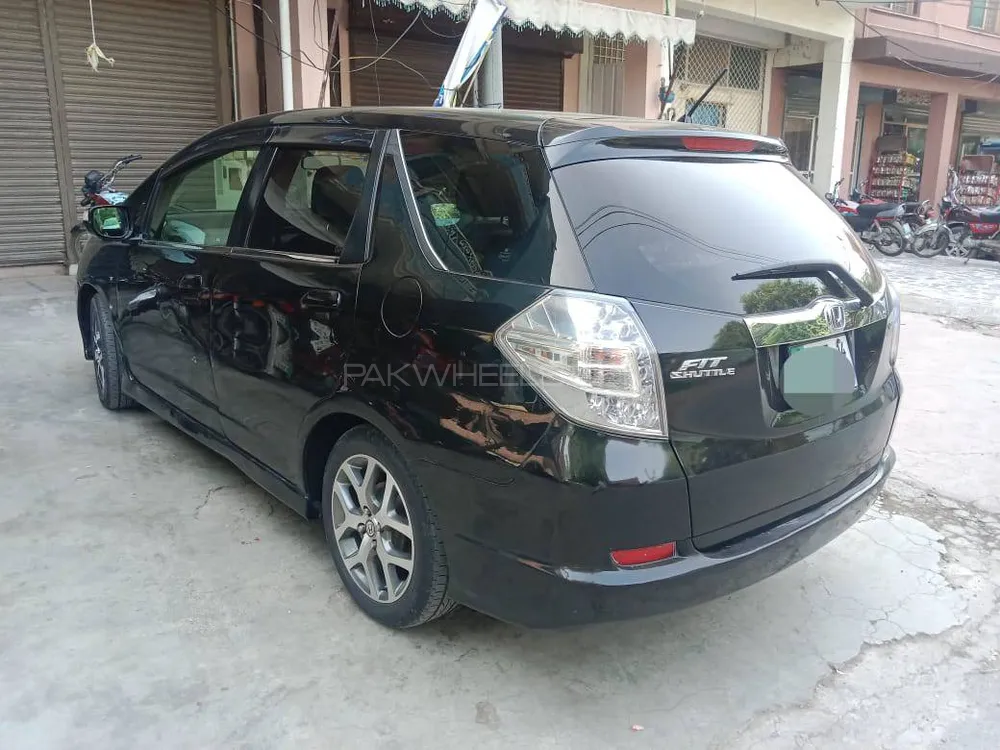 Honda Fit 2011 for Sale in Lahore Image-1