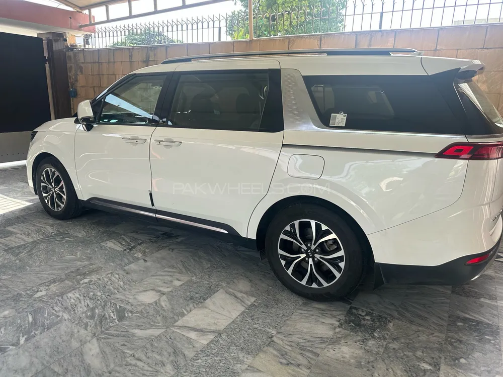 KIA Carnival 2021 for Sale in Lahore Image-1