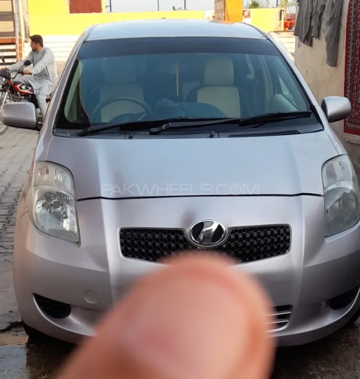 Toyota Vitz 2006 for Sale in Dera ismail khan Image-1