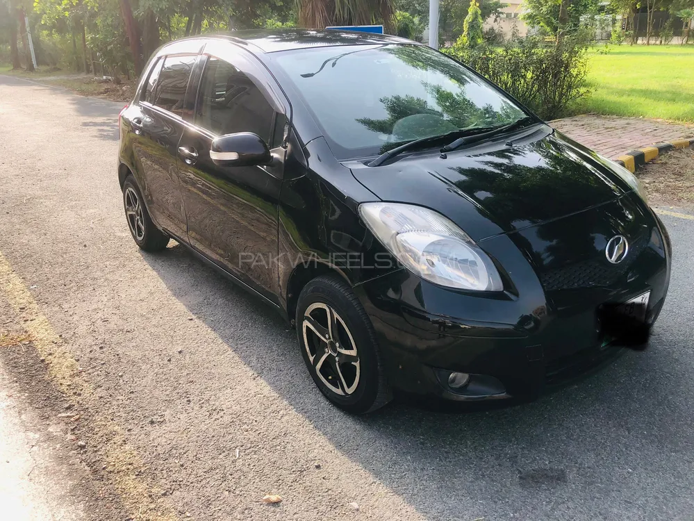 Toyota Vitz 2007 for Sale in Sialkot Image-1