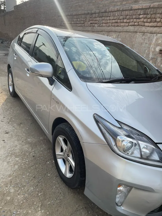 Toyota Prius 2013 for Sale in Kohat Image-1