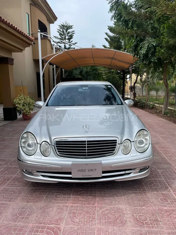 Mercedes Benz E Class 2004 for Sale in Islamabad Image-1