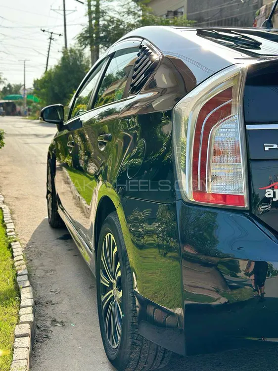 Toyota Prius 2014 for Sale in Lahore Image-1